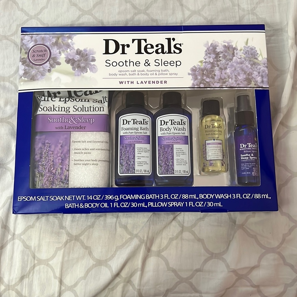 Dr Teal’s Soothe & Sleep Bath set. Unopened.